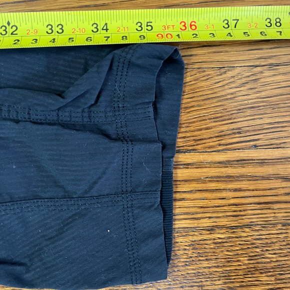 SOLD  Lululemon Black Tapered Lightweight Dance Studio Pants  Women's Sz 10 - Picture 7 of 9